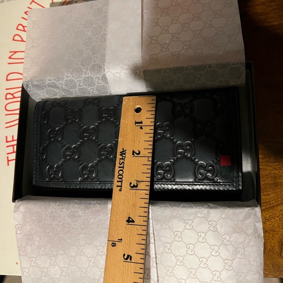 Gucci wallet, in excellent used condition. No tears, discoloration or wear. - Picture 11 of 12
